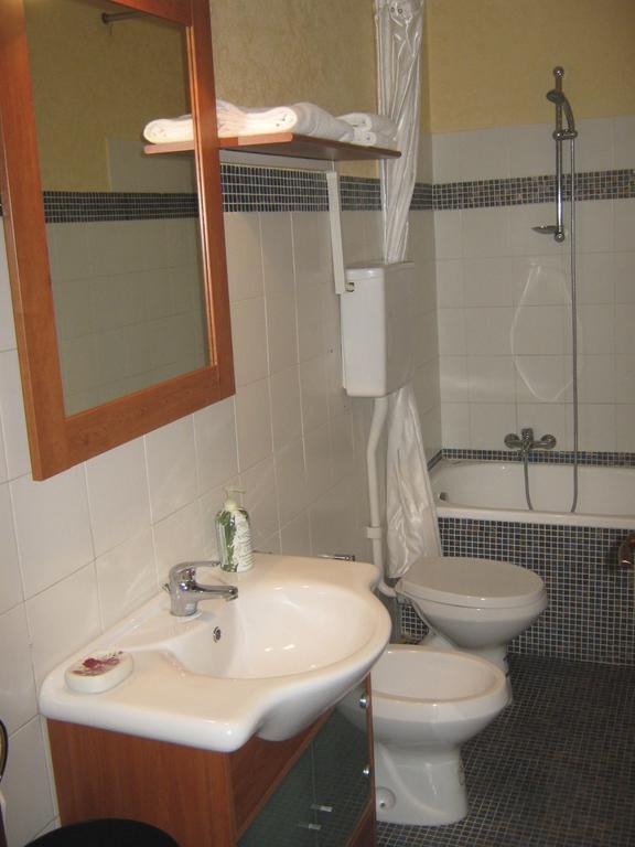 Ferienwohnung Residenza Tre Marchetti Verona Zimmer foto